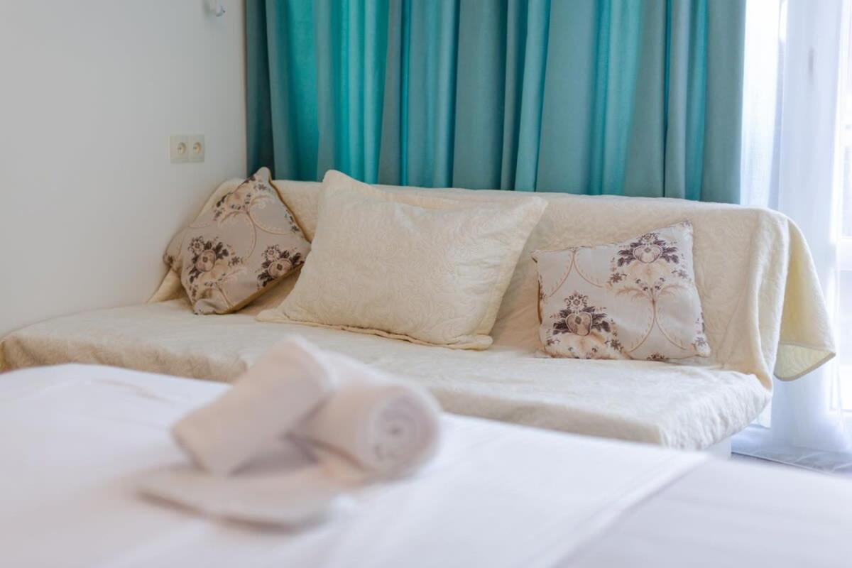 Cozy Studio Apartment In The Heart Of Batum Exterior foto