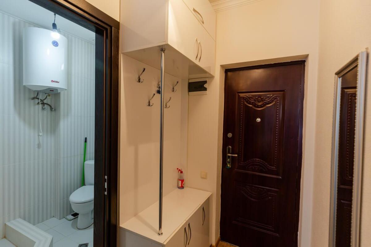 Cozy Studio Apartment In The Heart Of Batum Exterior foto